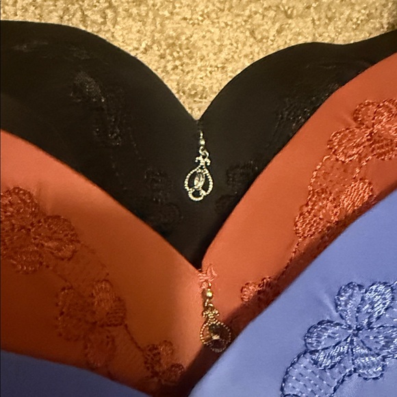 Elegant Multi-Color Bra Collection - Picture 5 of 6